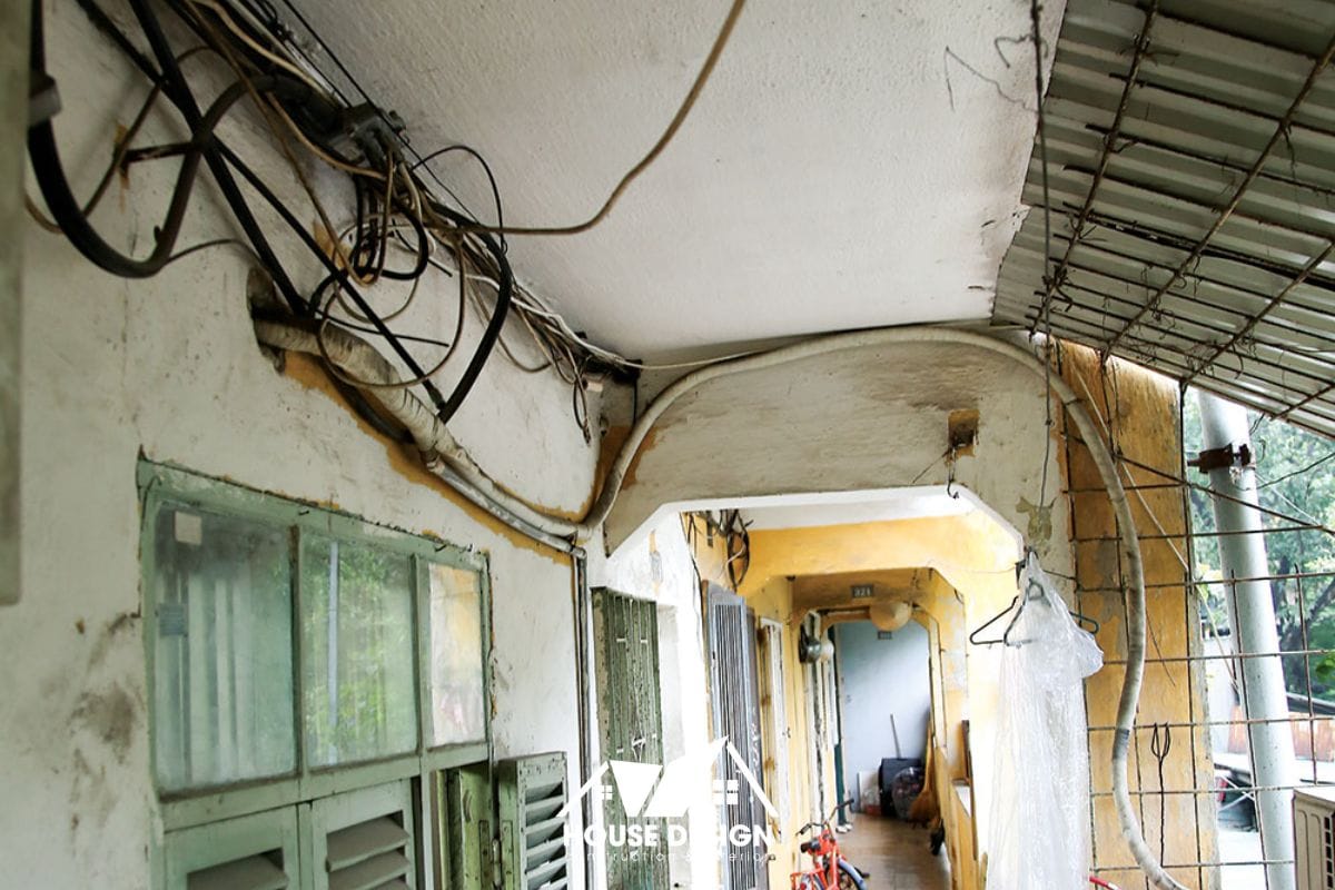 hệ thống điện nước cũ trong nhà tập thể