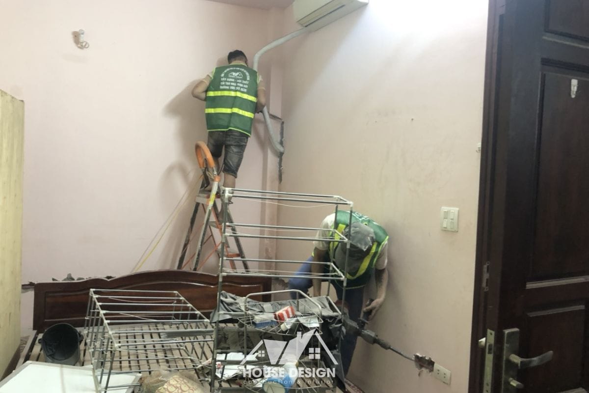Thợ sửa điện nước khẩn cấp trong dịch vụ sửa nhà Bắc Ninh đảm bảo an toàn và nhanh chóng
